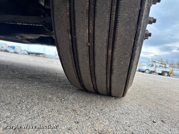 image for item YA3116 2016 Mack CXU613 semi truck