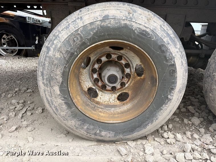image for item YA3118 2003 Trailmobile dry van trailer