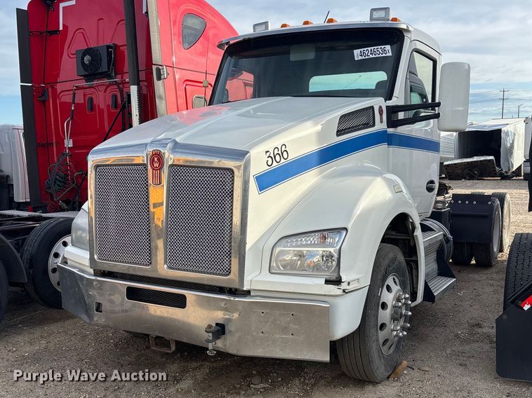 image for item YA3155 2016 Kenworth T880 semi truck
