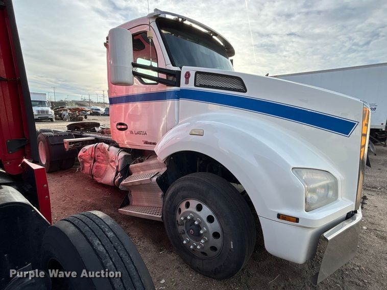 image for item YA3155 2016 Kenworth T880 semi truck