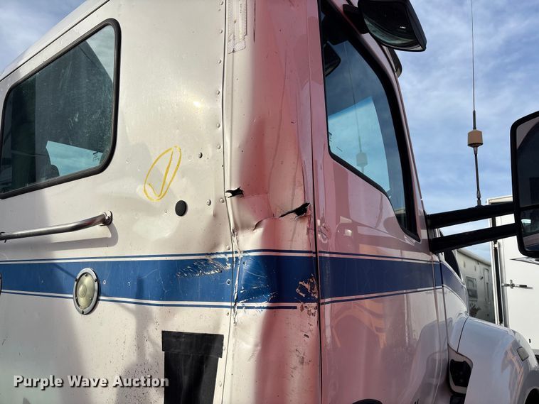 image for item YA3155 2016 Kenworth T880 semi truck