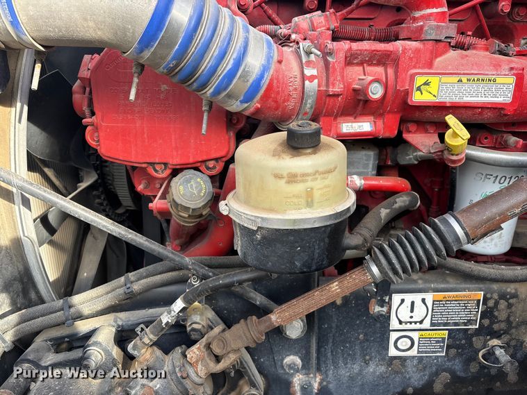 image for item YA3155 2016 Kenworth T880 semi truck