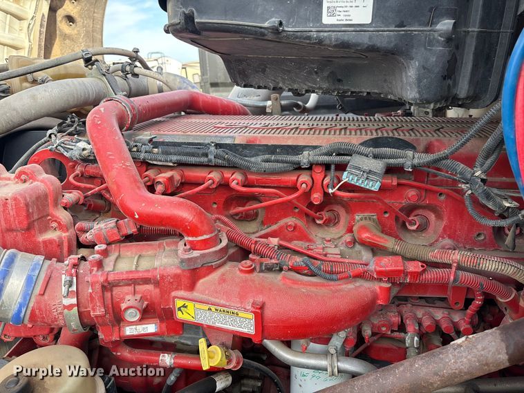 image for item YA3155 2016 Kenworth T880 semi truck