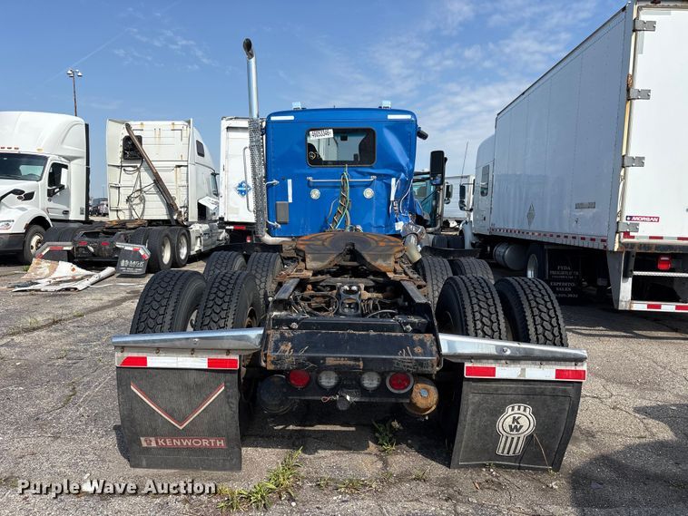 image for item YA3161 2015 Kenworth T880 semi truck