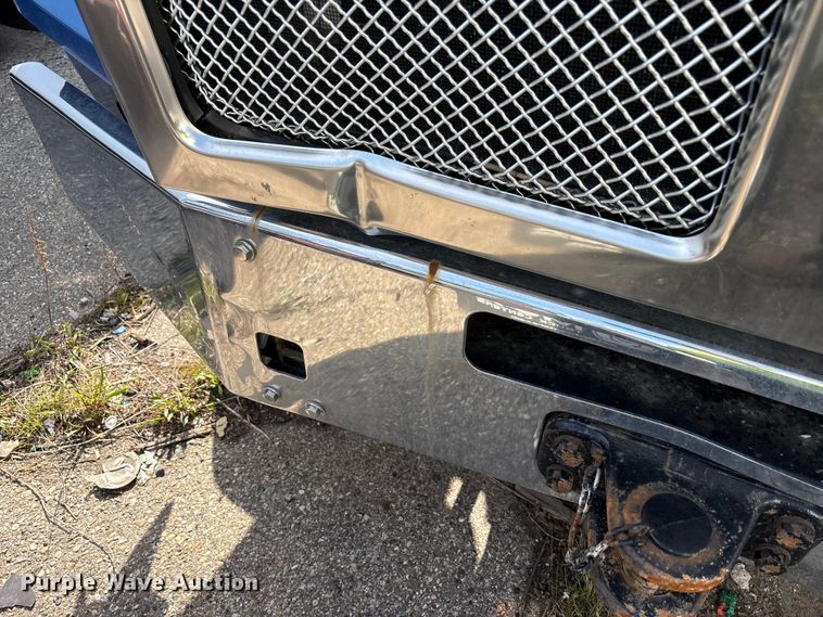 image for item YA3161 2015 Kenworth T880 semi truck