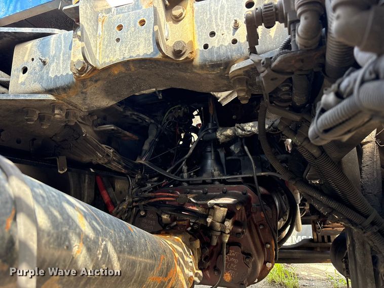 image for item YA3161 2015 Kenworth T880 semi truck