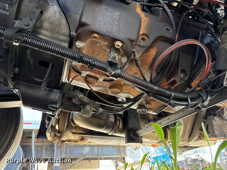 image for item YA3161 2015 Kenworth T880 semi truck