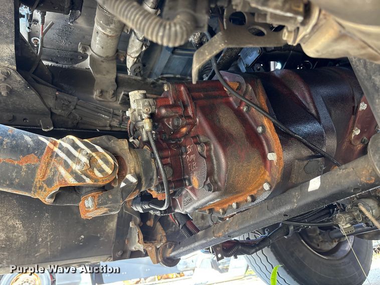 image for item YA3161 2015 Kenworth T880 semi truck