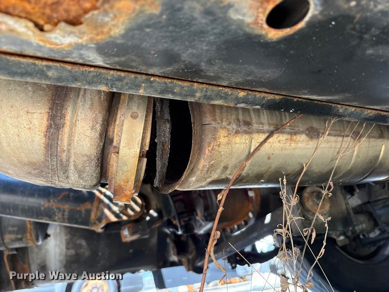 image for item YA3161 2015 Kenworth T880 semi truck