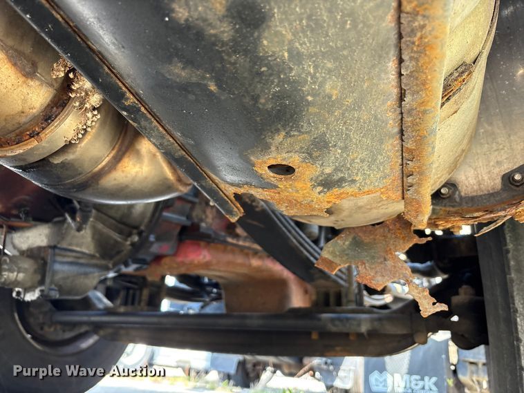 image for item YA3161 2015 Kenworth T880 semi truck