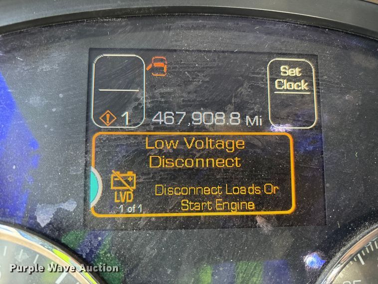 image for item YA3161 2015 Kenworth T880 semi truck