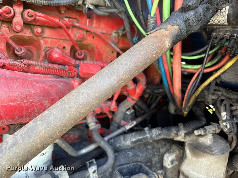 image for item YA3161 2015 Kenworth T880 semi truck