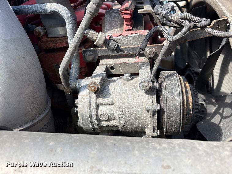 image for item YA3161 2015 Kenworth T880 semi truck