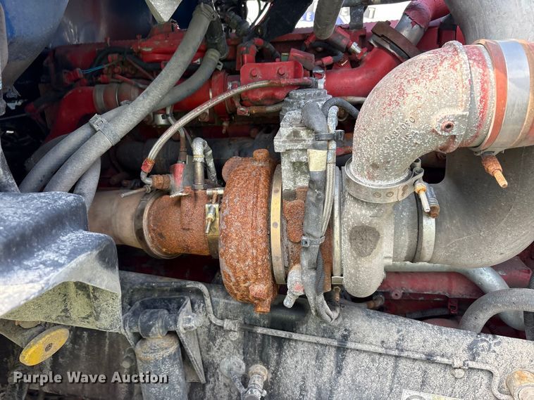 image for item YA3161 2015 Kenworth T880 semi truck