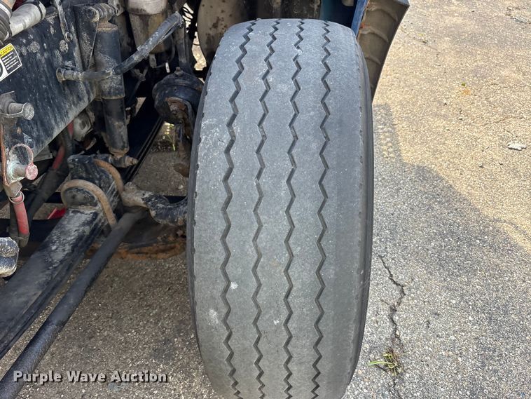 image for item YA3161 2015 Kenworth T880 semi truck