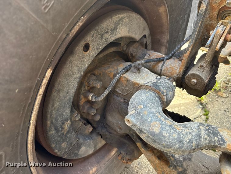 image for item YA3161 2015 Kenworth T880 semi truck