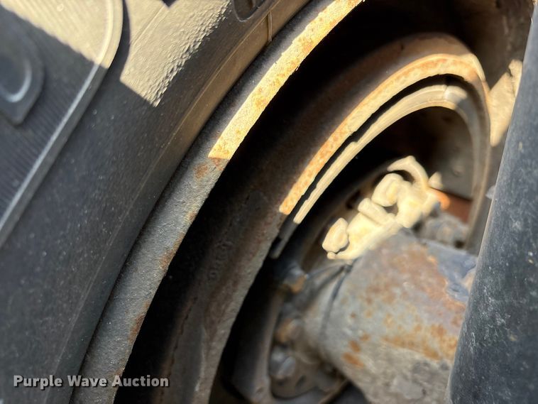 image for item YA3161 2015 Kenworth T880 semi truck