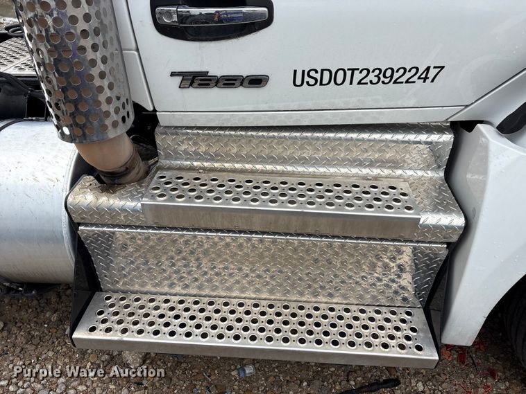 image for item YA3267 2022 Kenworth T880 semi truck