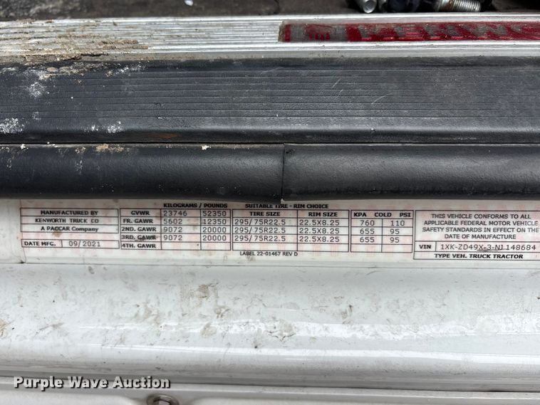 image for item YA3267 2022 Kenworth T880 semi truck