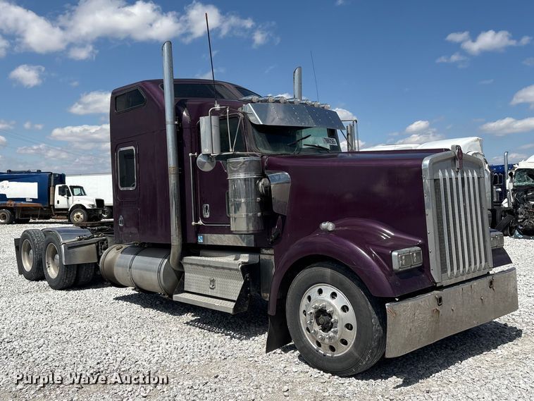 image for item YA3431 2006 Kenworth W900 semi truck
