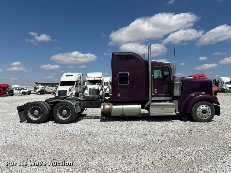 image for item YA3431 2006 Kenworth W900 semi truck