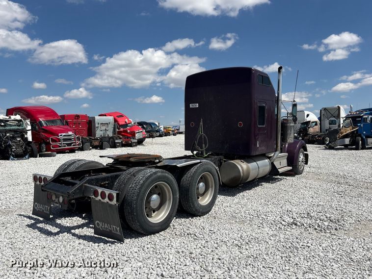 image for item YA3431 2006 Kenworth W900 semi truck