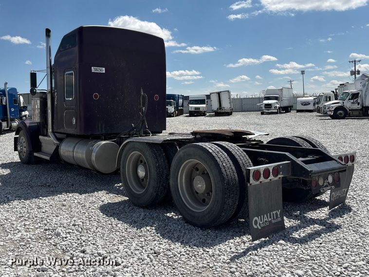 image for item YA3431 2006 Kenworth W900 semi truck