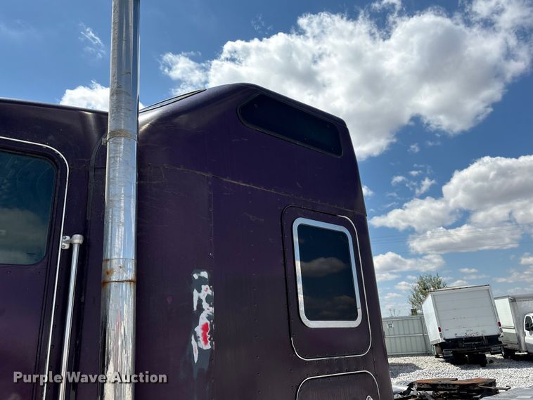 image for item YA3431 2006 Kenworth W900 semi truck