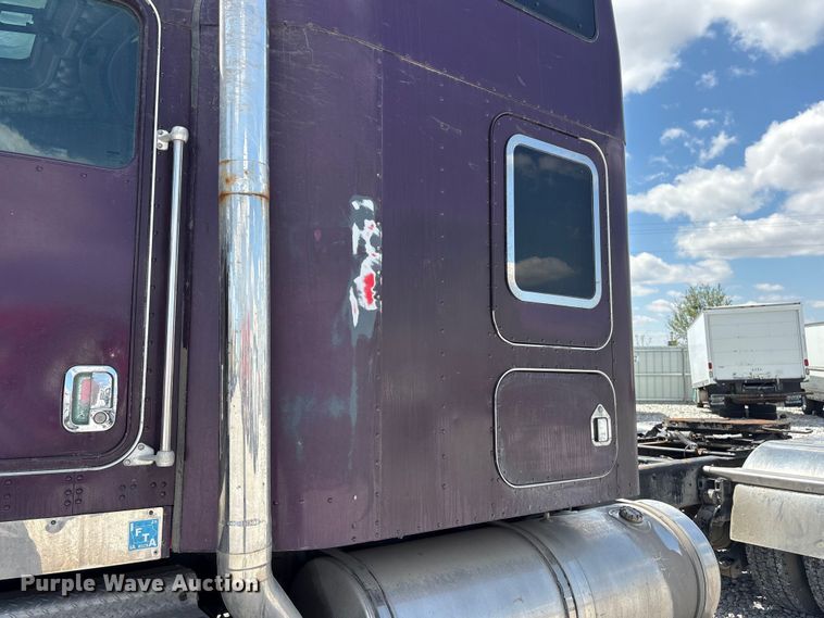 image for item YA3431 2006 Kenworth W900 semi truck