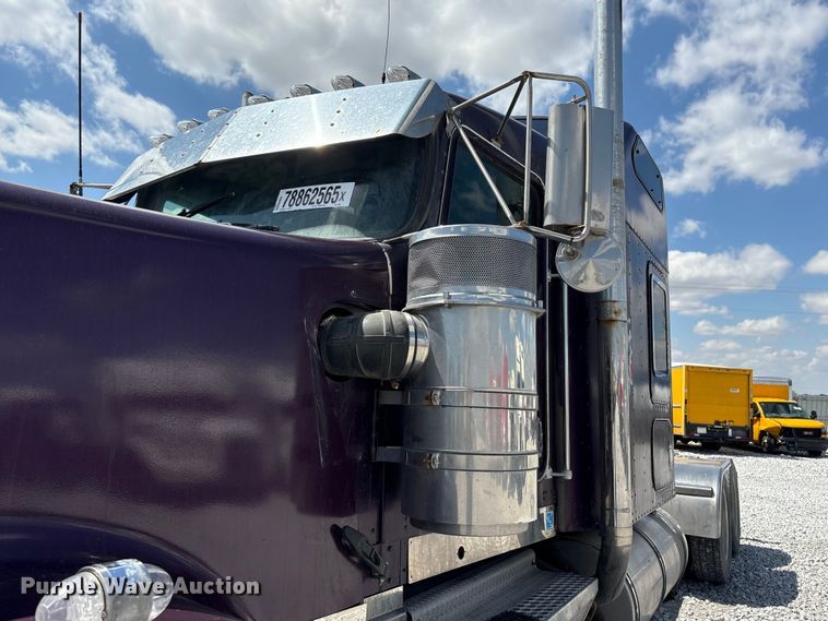 image for item YA3431 2006 Kenworth W900 semi truck