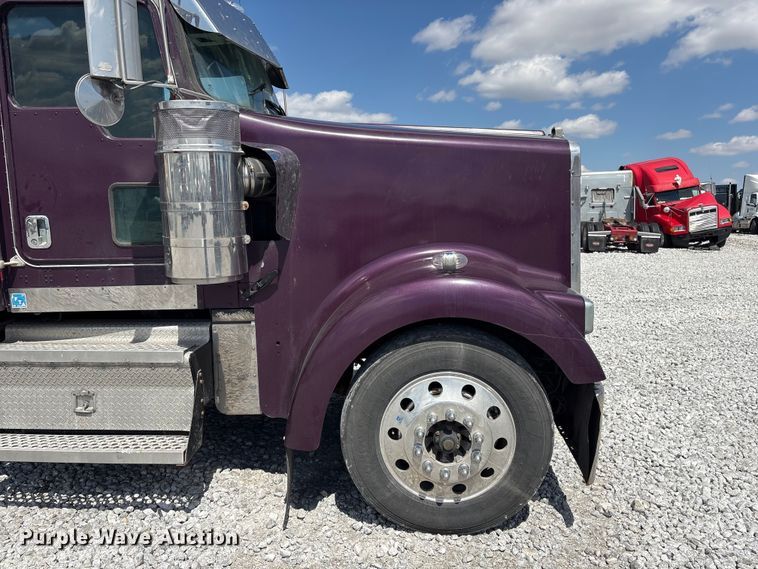 image for item YA3431 2006 Kenworth W900 semi truck
