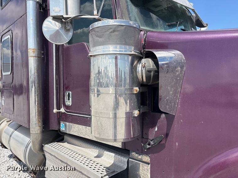 image for item YA3431 2006 Kenworth W900 semi truck