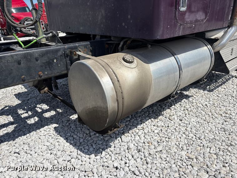 image for item YA3431 2006 Kenworth W900 semi truck