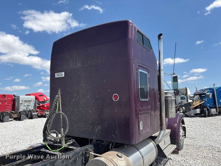 image for item YA3431 2006 Kenworth W900 semi truck