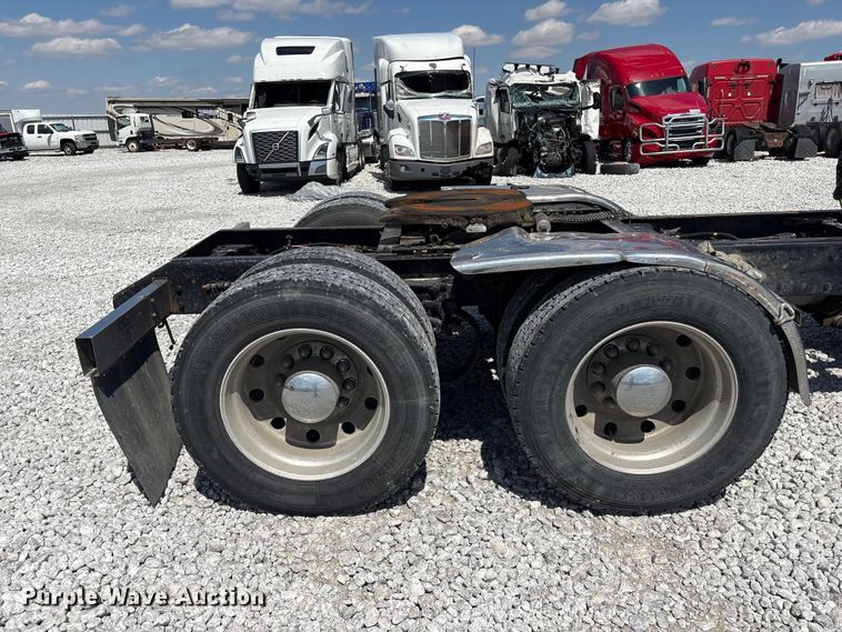 image for item YA3431 2006 Kenworth W900 semi truck