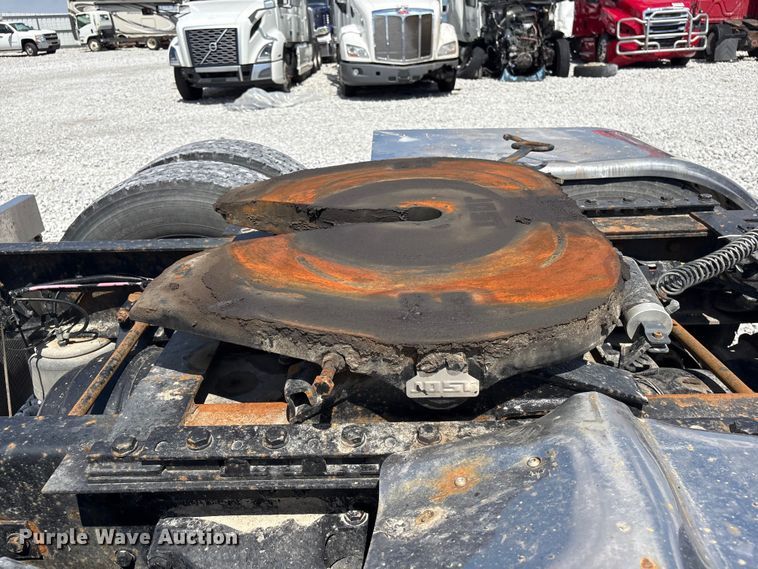 image for item YA3431 2006 Kenworth W900 semi truck