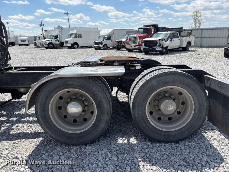 image for item YA3431 2006 Kenworth W900 semi truck