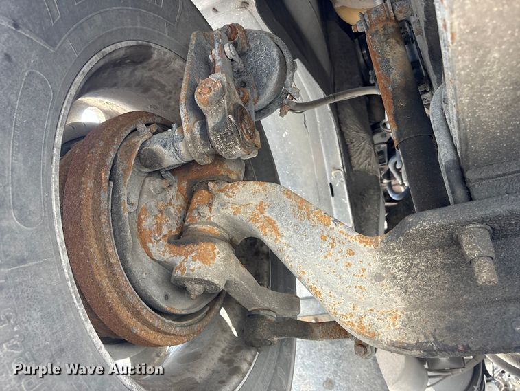image for item YA3431 2006 Kenworth W900 semi truck