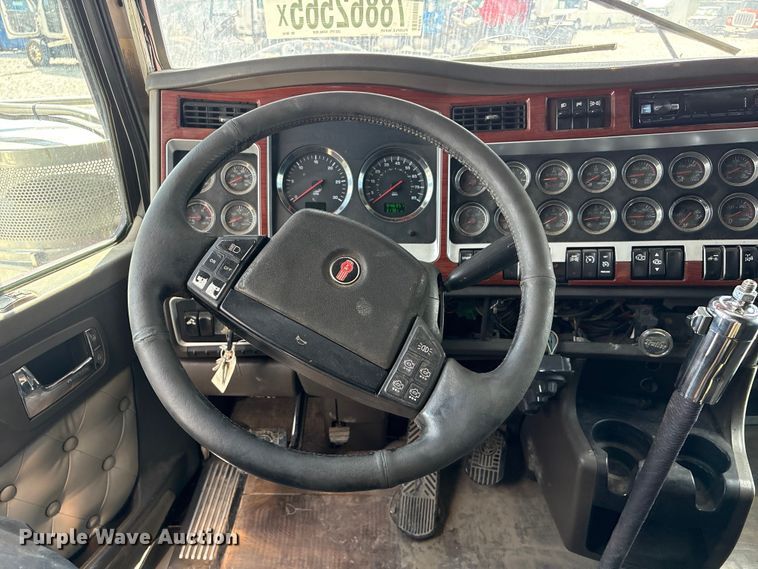 image for item YA3431 2006 Kenworth W900 semi truck