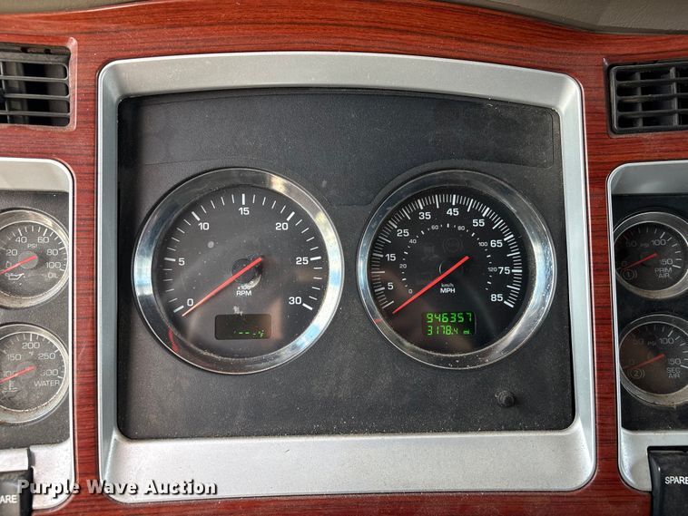 image for item YA3431 2006 Kenworth W900 semi truck