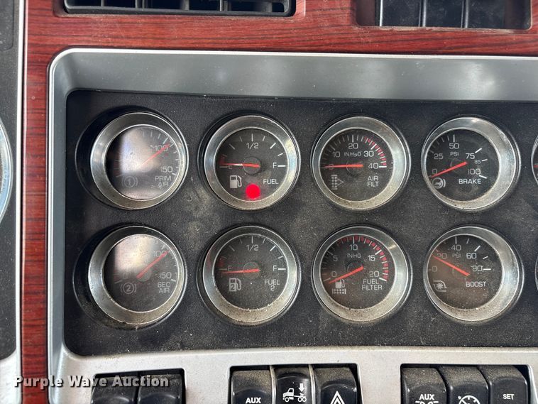 image for item YA3431 2006 Kenworth W900 semi truck