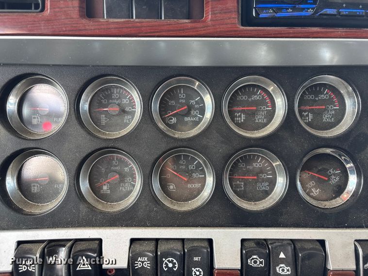 image for item YA3431 2006 Kenworth W900 semi truck