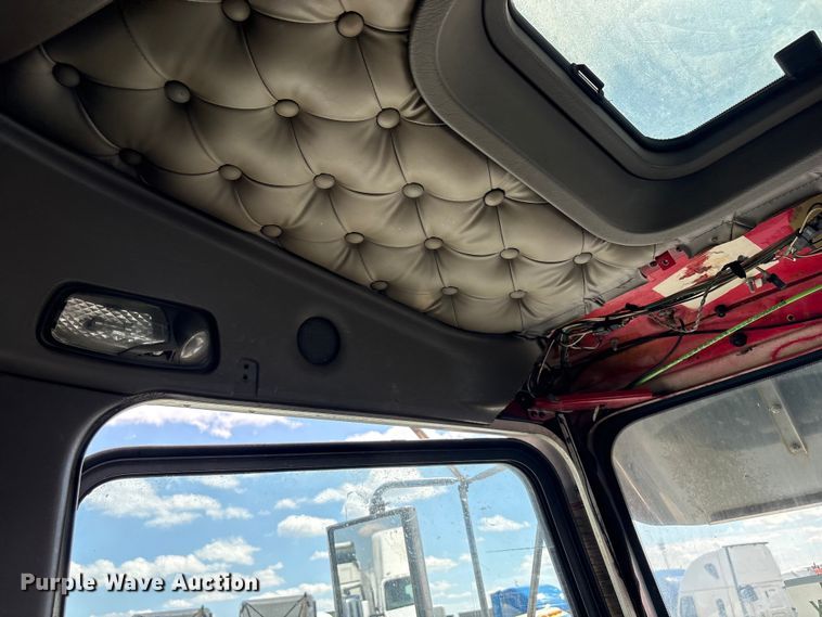 image for item YA3431 2006 Kenworth W900 semi truck