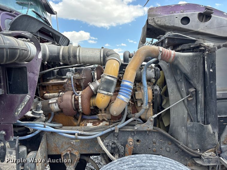 image for item YA3431 2006 Kenworth W900 semi truck