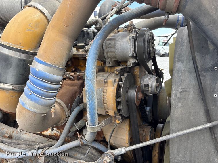 image for item YA3431 2006 Kenworth W900 semi truck