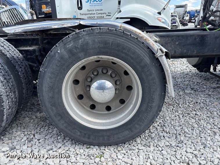 image for item YA3431 2006 Kenworth W900 semi truck