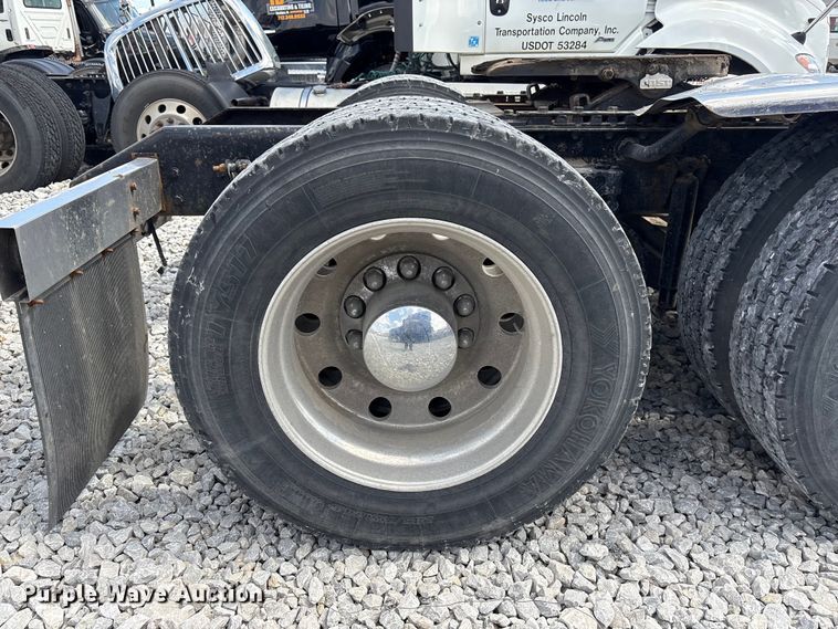 image for item YA3431 2006 Kenworth W900 semi truck