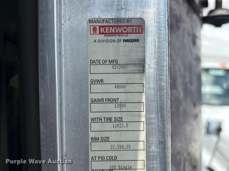 image for item YA3431 2006 Kenworth W900 semi truck