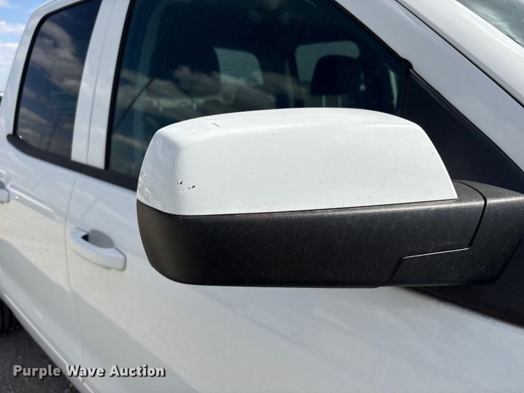 image for item DO5202 2018 Chevrolet Silverado 1500 LS Crew Cab pickup truck