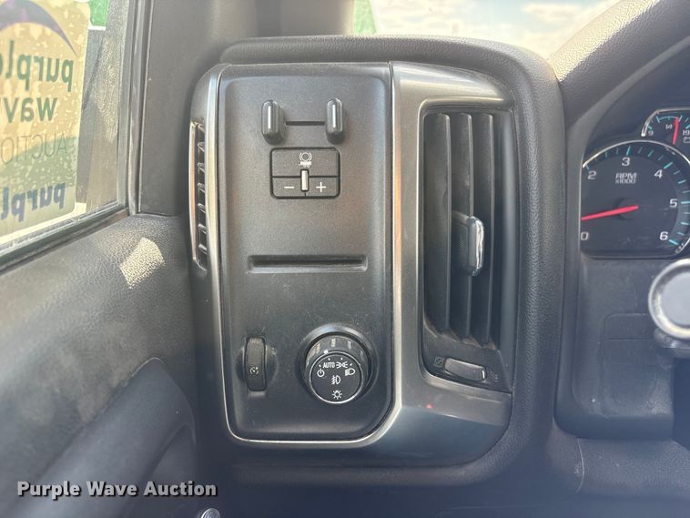 image for item DO5202 2018 Chevrolet Silverado 1500 LS Crew Cab pickup truck
